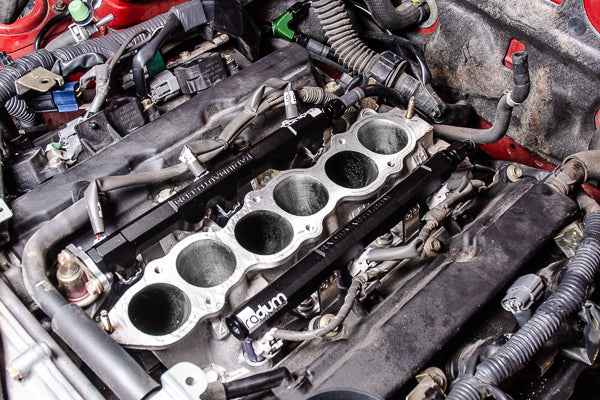Radium Fuel Rail Plumbing Kit - Nissan 350Z 03-07/Skyline V35 (VQ35DE) - Revzone