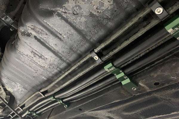 Radium Hose Separator Clamp, 2-Way Threaded - Revzone