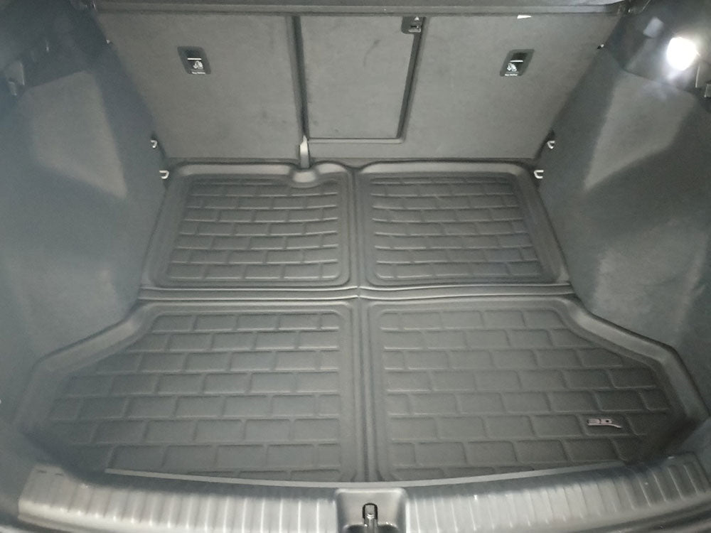 Kagu boot liner fitted in the vehicle - 3D MAXpider - Revzone