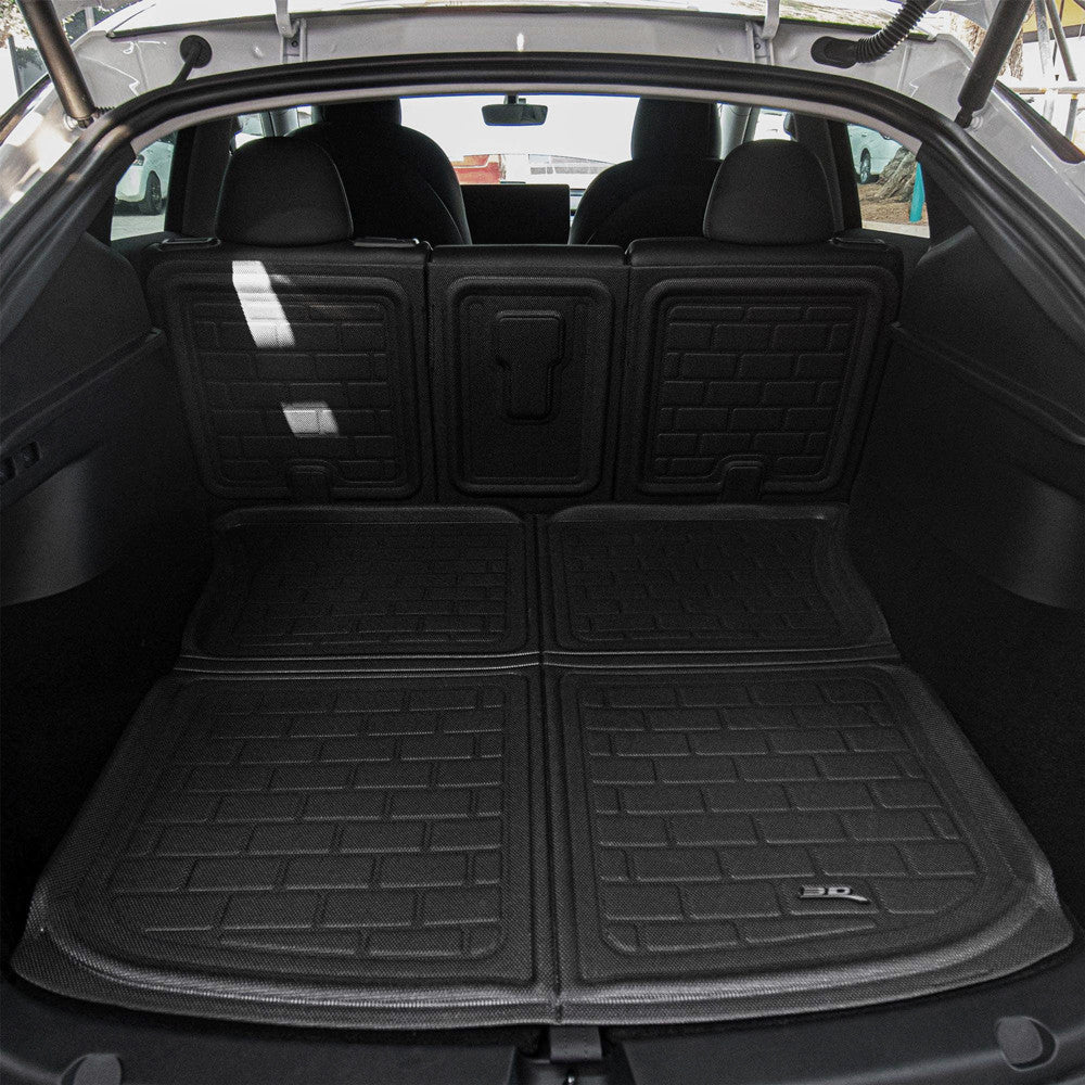 Kagu boot liner fitted in the vehicle - 3D MAXpider - Revzone