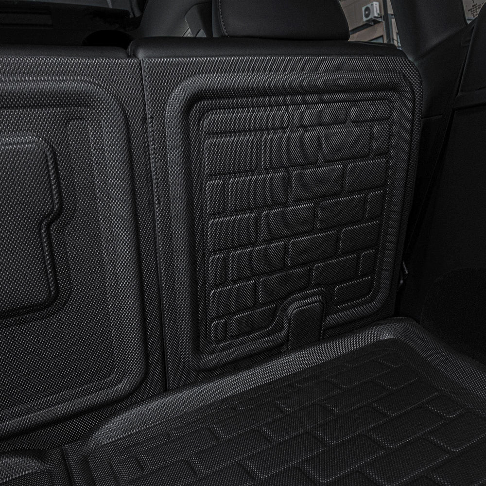 Kagu seat back protector surface pattern detail - 3D MAXpider - Revzone