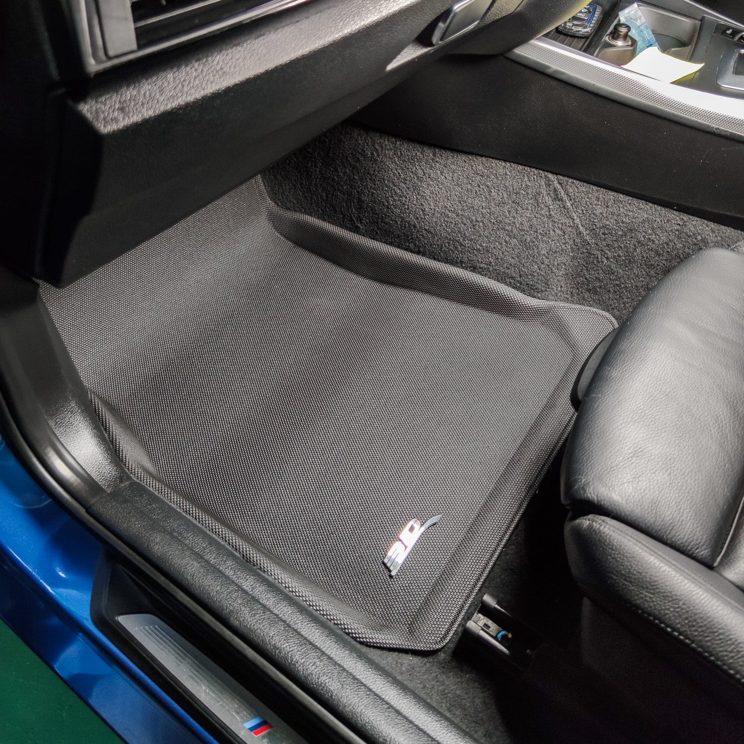 Kagu floor liners surface pattern detail - 3D MAXpider - Revzone