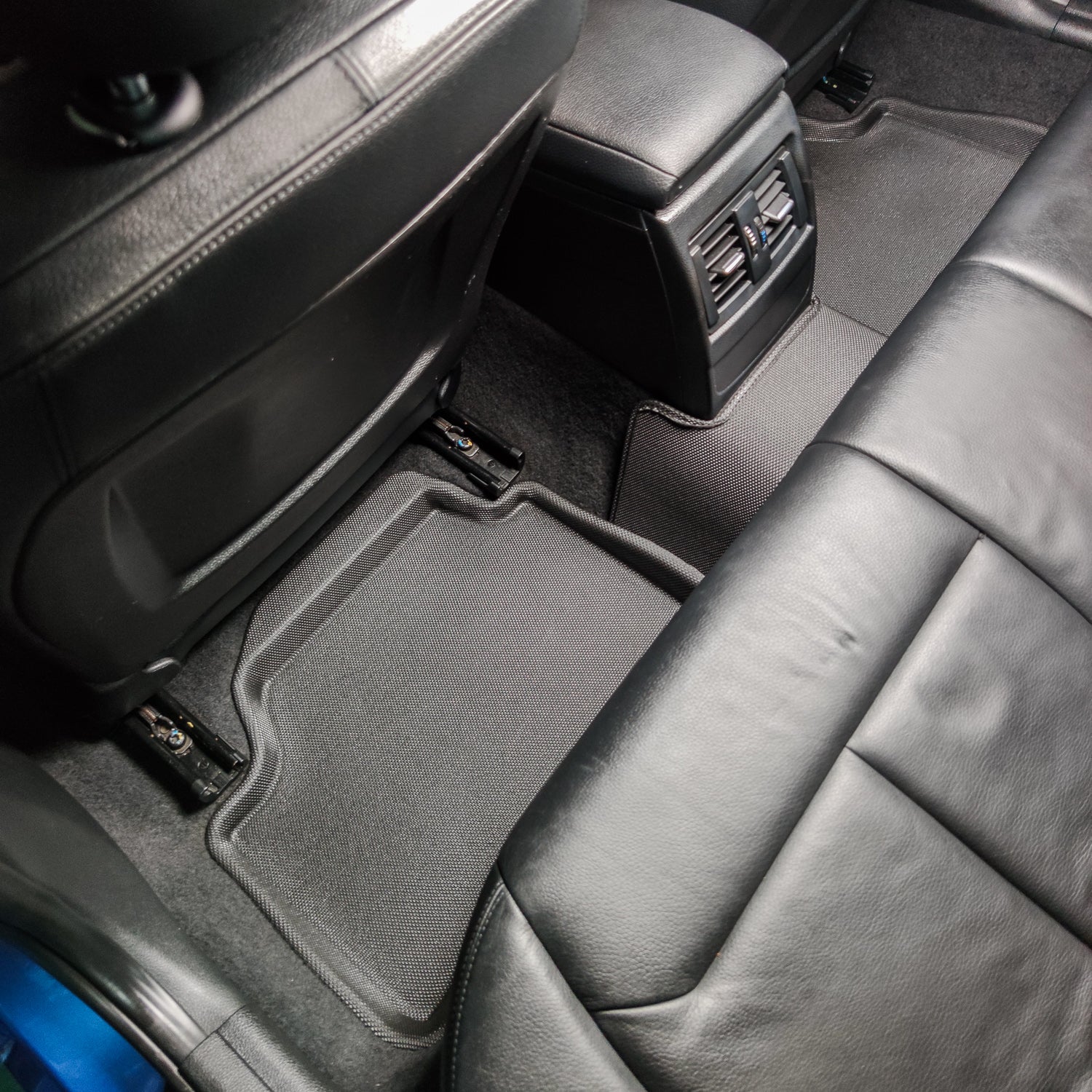 Kagu floor liners raised edge detail - 3D MAXpider - Revzone