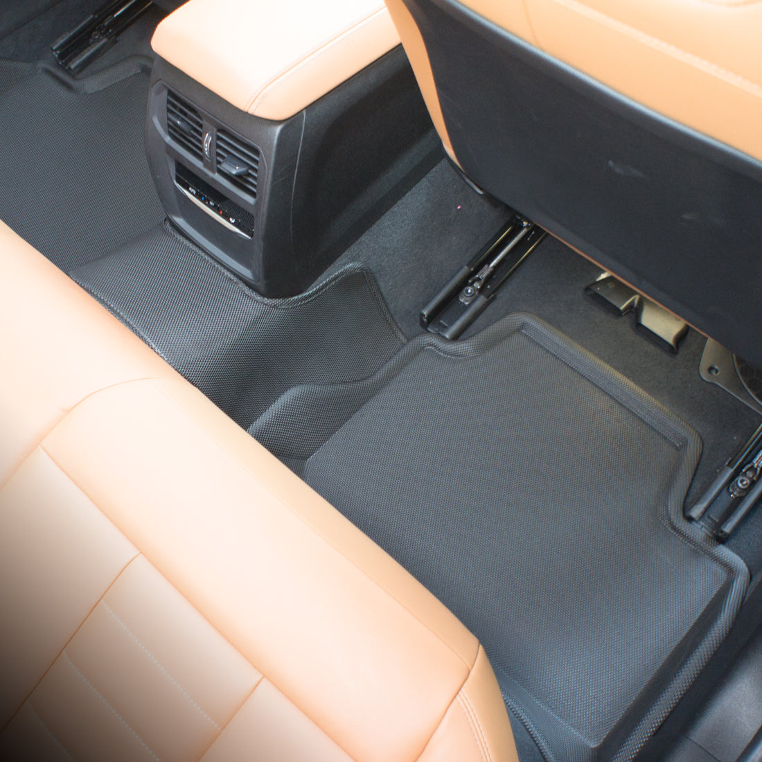 Kagu floor liners anti-skid backing detail - 3D MAXpider - Revzone