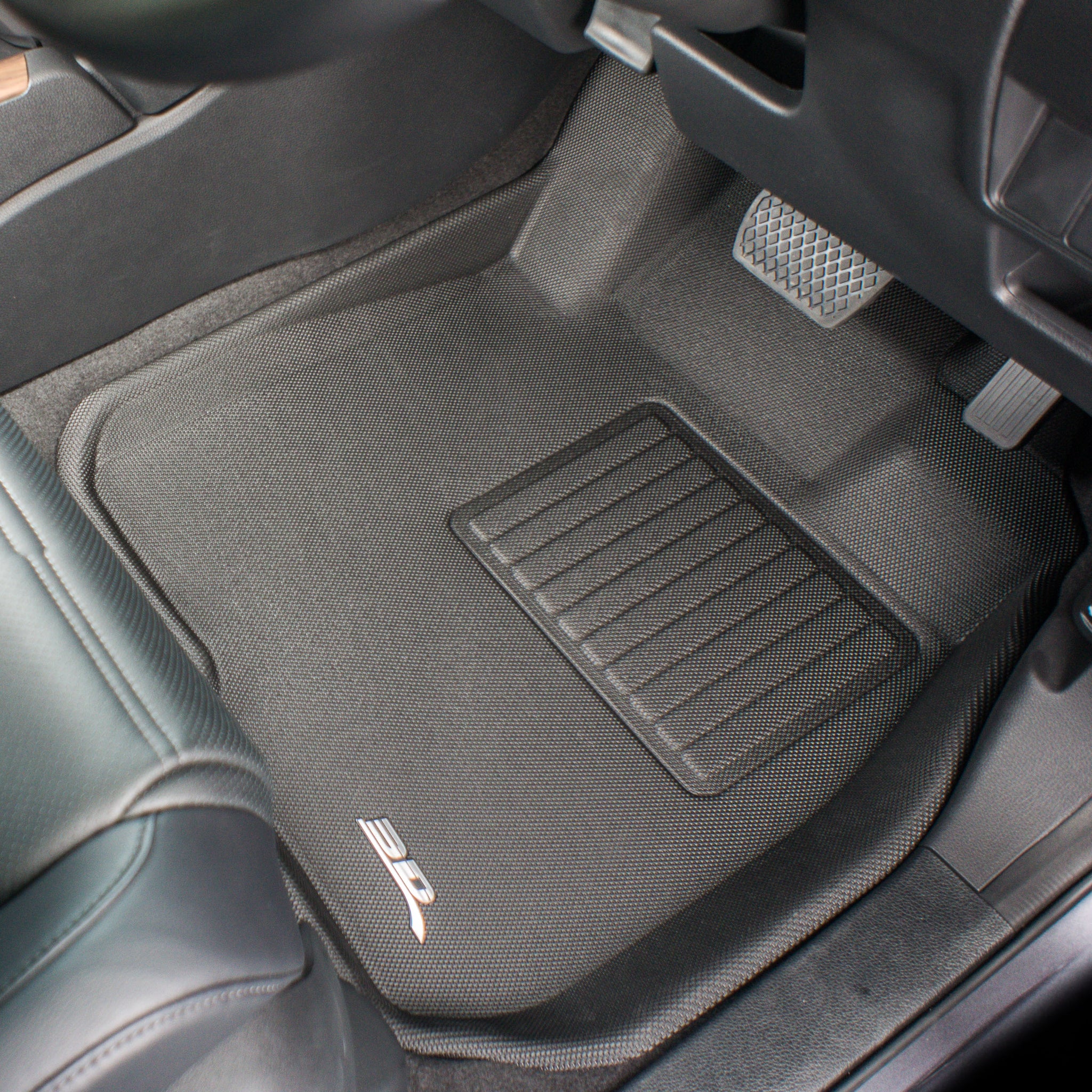 Kagu floor liners fitted in the vehicle - 3D MAXpider - Revzone
