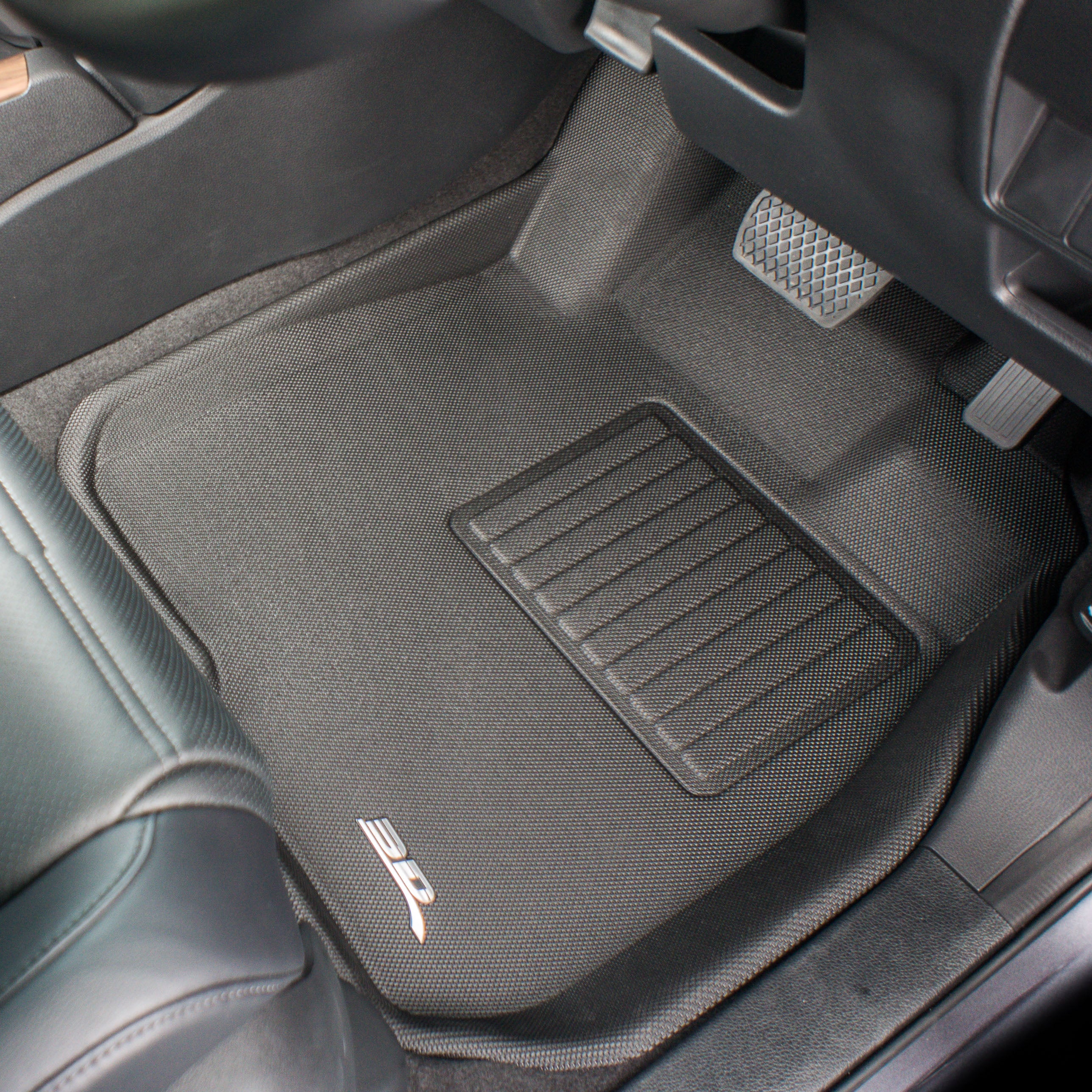 Kagu floor liners fitted in the vehicle - 3D MAXpider - Revzone