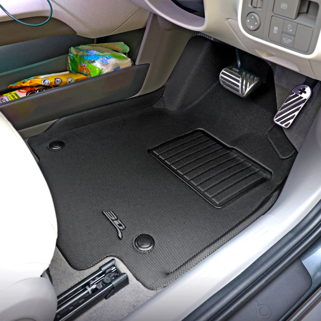 Kagu floor liners fitted in the vehicle - 3D MAXpider - Revzone