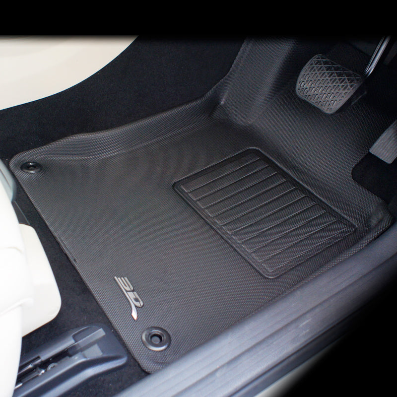 Kagu floor liners fitted in the vehicle - 3D MAXpider - Revzone