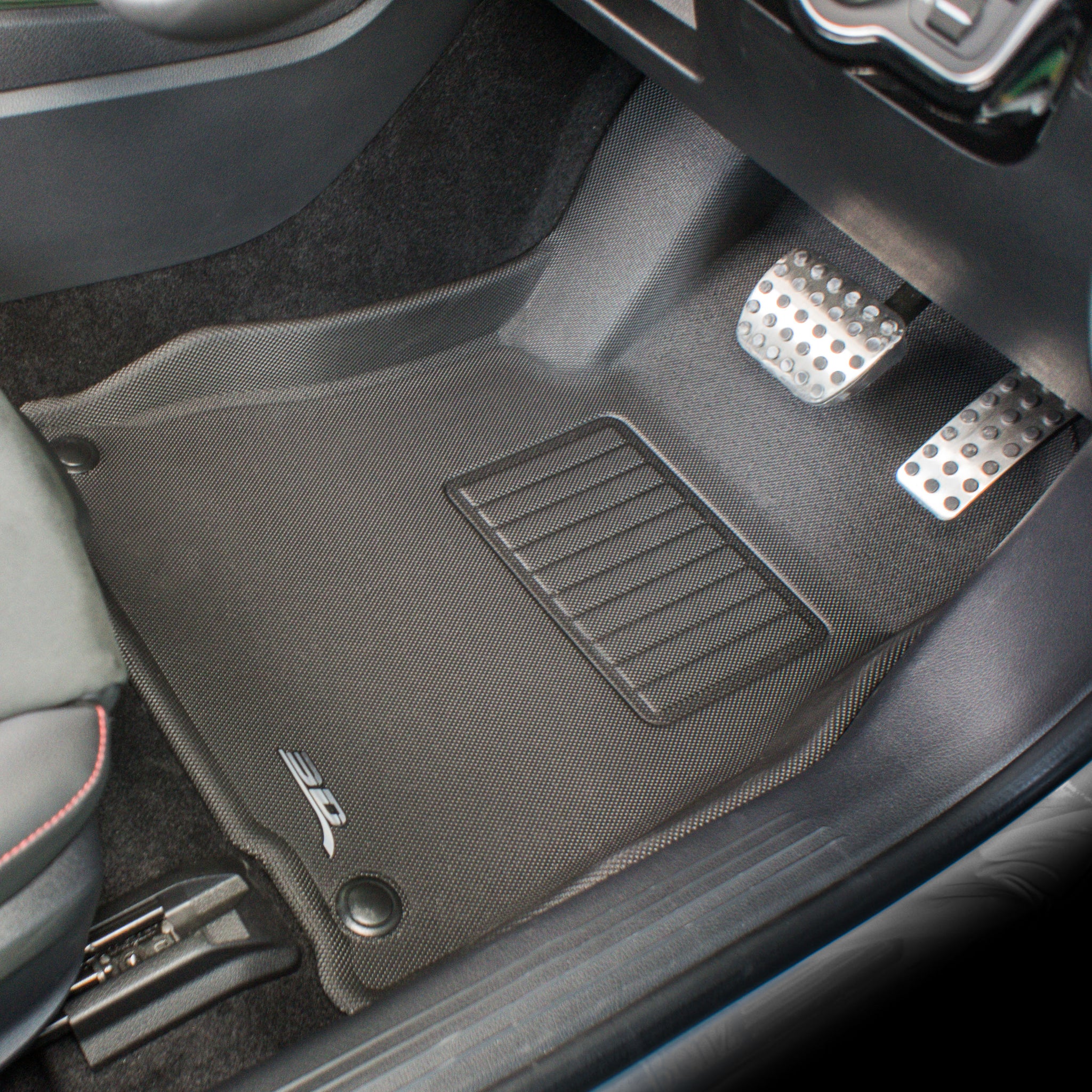 Kagu floor liners fitted in the vehicle - 3D MAXpider - Revzone