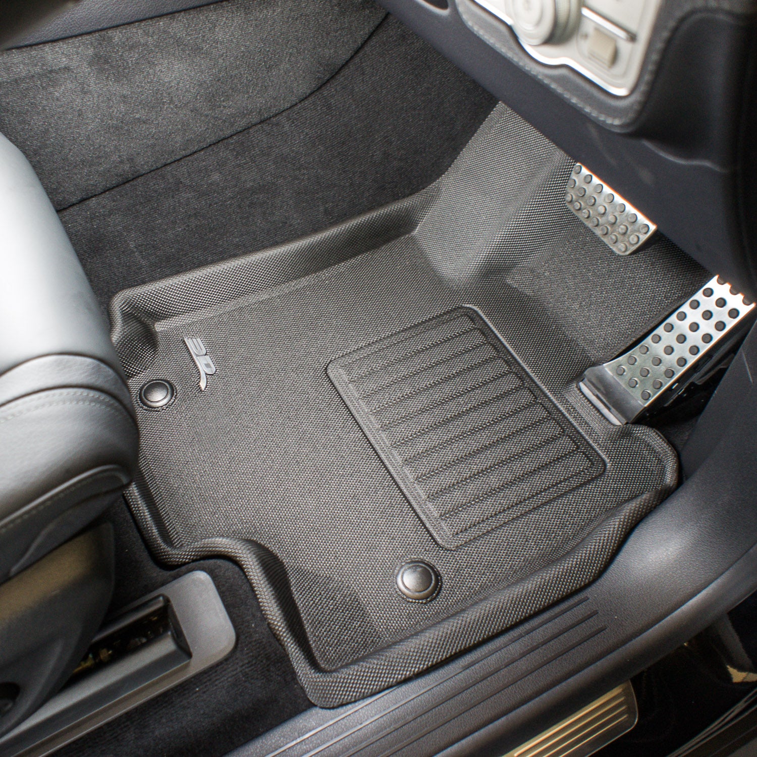 Kagu floor liners fitted in the vehicle - 3D MAXpider - Revzone