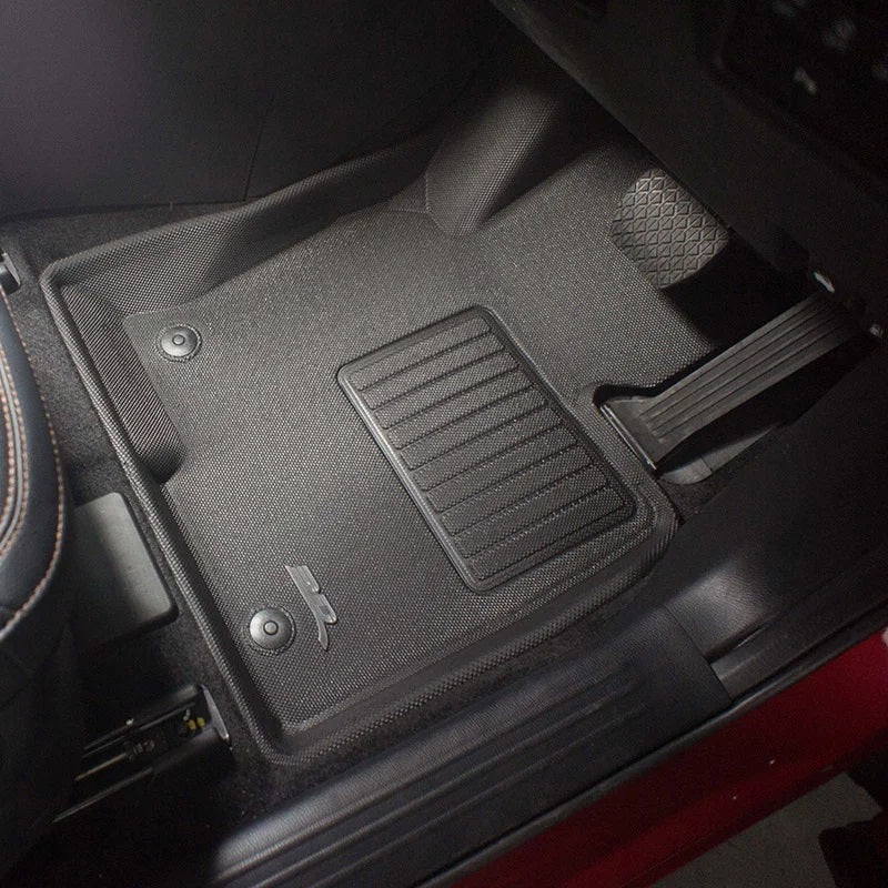 Kagu floor liners fitted in the vehicle - 3D MAXpider - Revzone