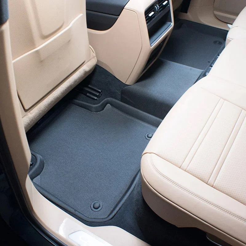 Kagu floor liners fitted in the vehicle - 3D MAXpider - Revzone