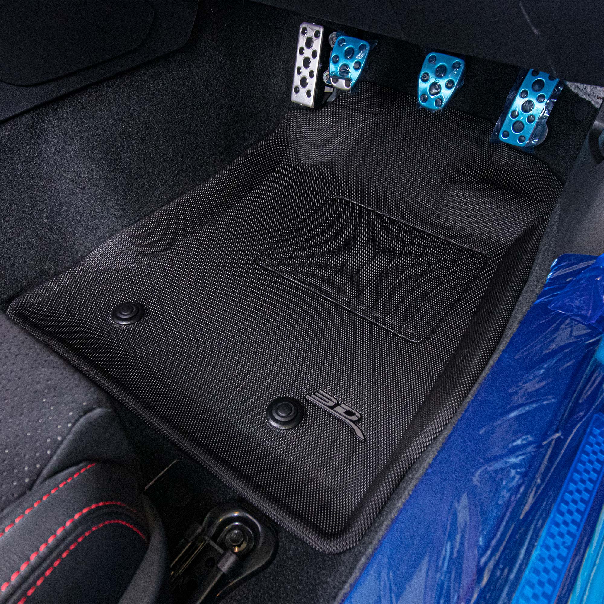 Kagu floor liners fitted in the vehicle - 3D MAXpider - Revzone