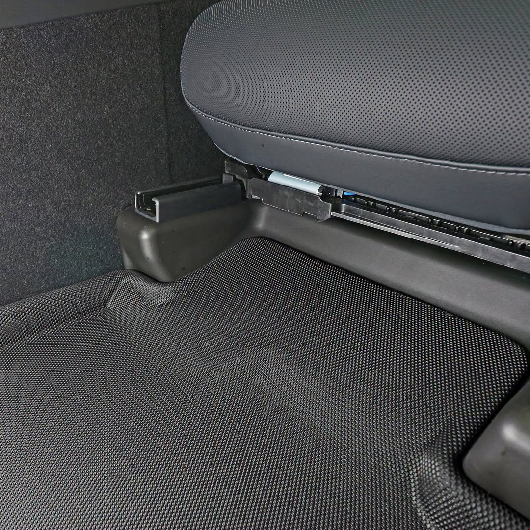 Kagu floor liners construction layers - 3D MAXpider - Revzone