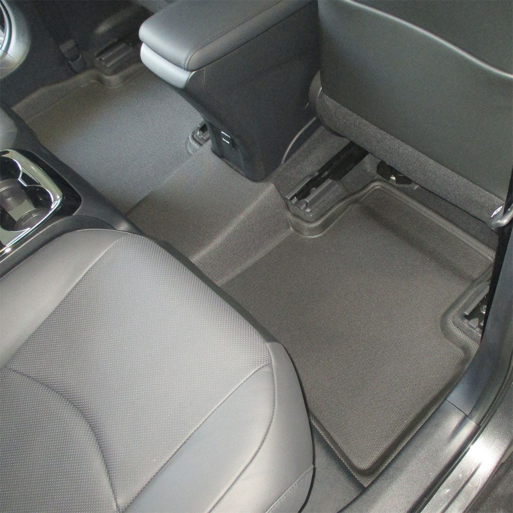 Kagu floor liners fitted in the vehicle - 3D MAXpider - Revzone