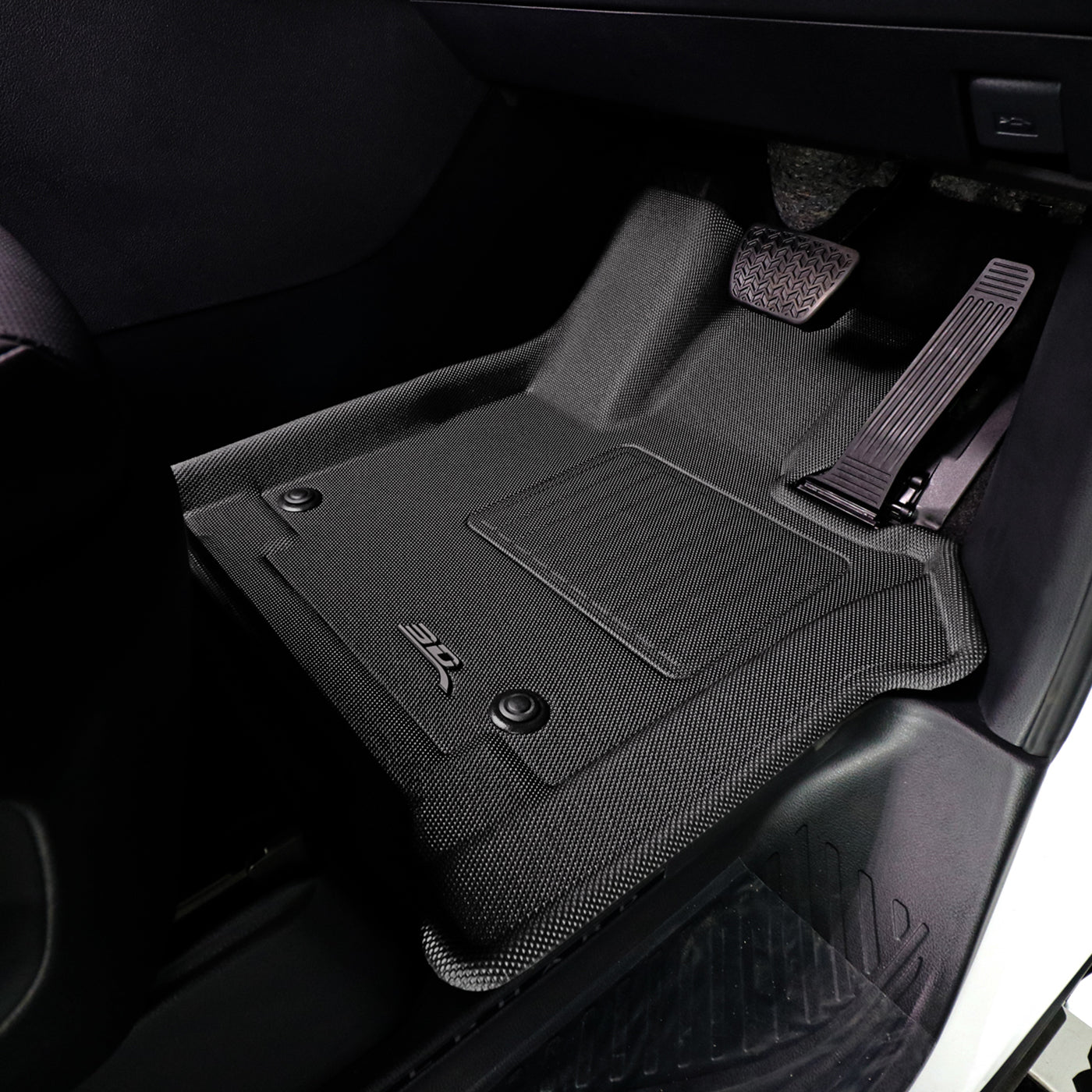 Kagu floor liners fitted in the vehicle - 3D MAXpider - Revzone