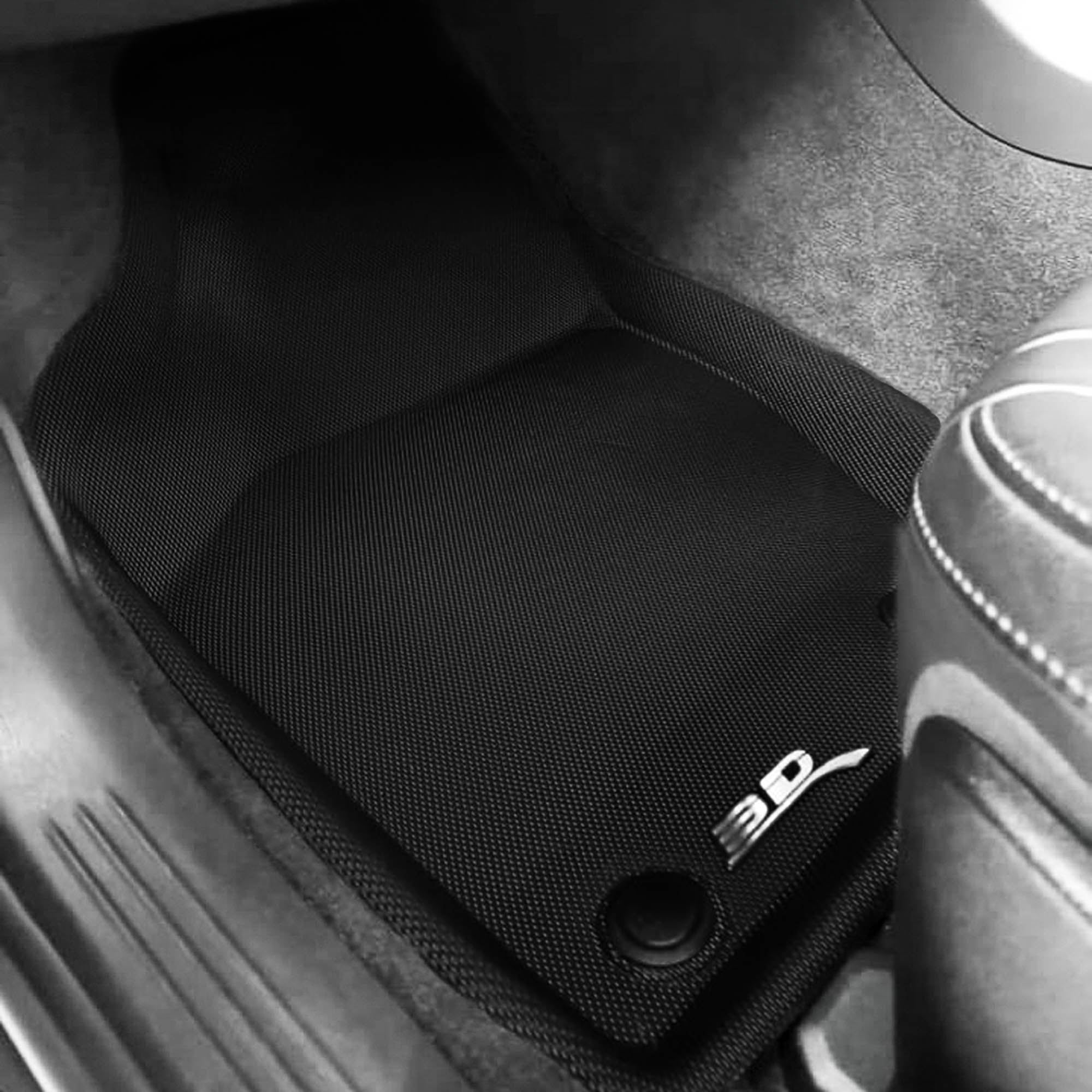 Kagu floor liners surface pattern detail - 3D MAXpider - Revzone
