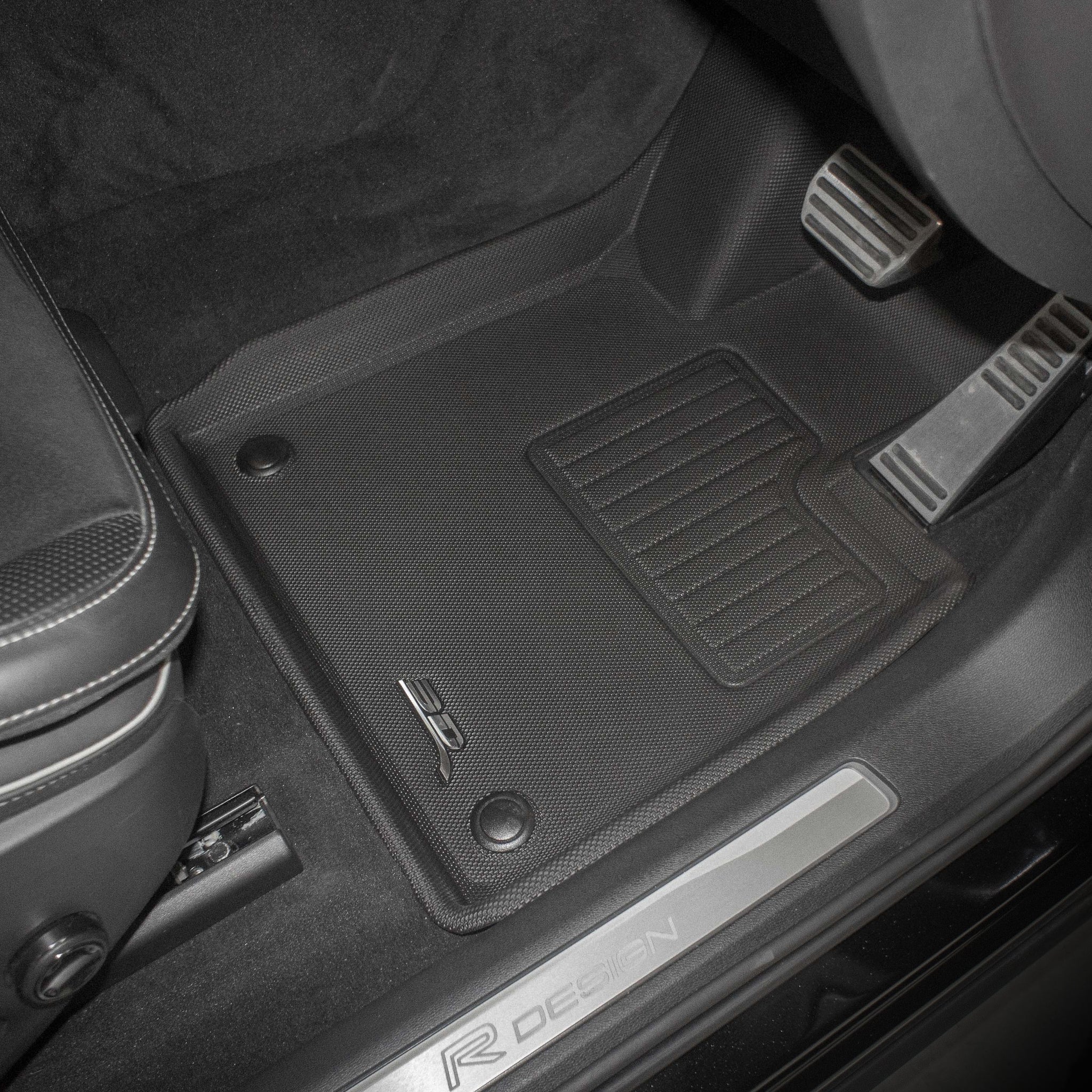 Kagu floor liners fitted in the vehicle - 3D MAXpider - Revzone