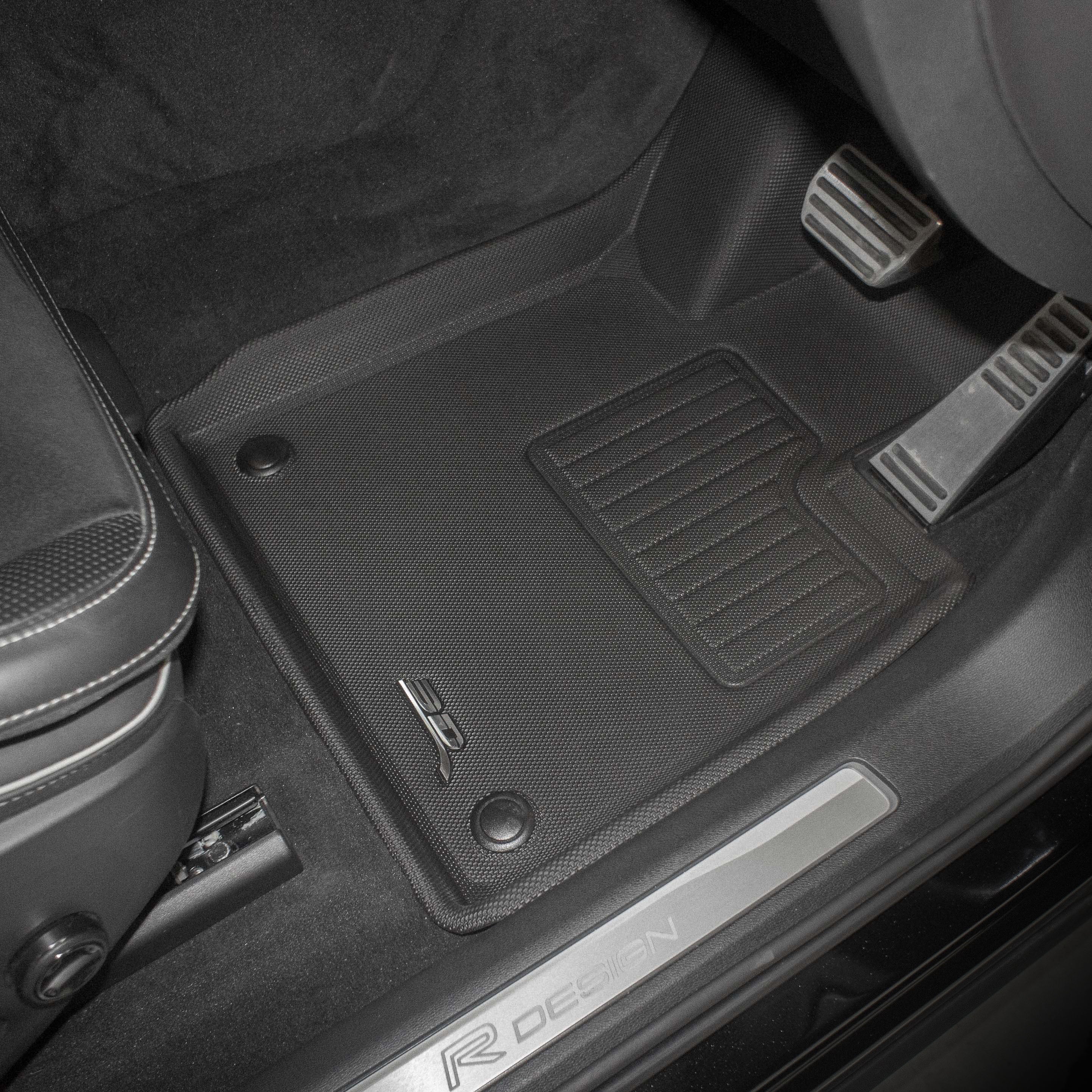 Kagu floor liners fitted in the vehicle - 3D MAXpider - Revzone