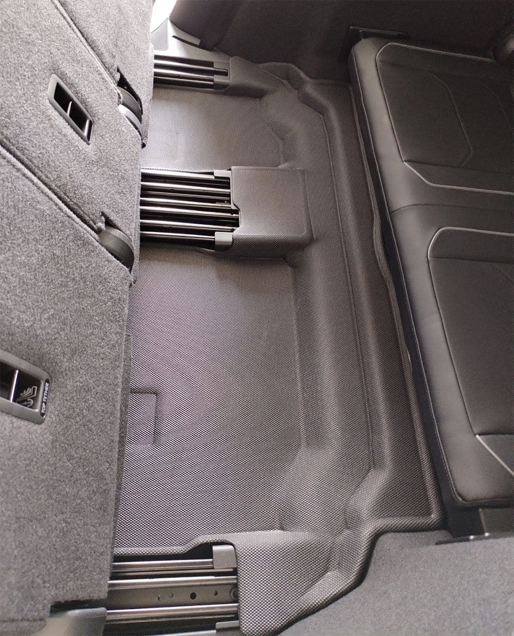 Kagu floor liners anti-skid backing detail - 3D MAXpider - Revzone